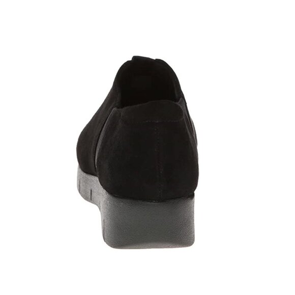 Clarks Women's Daelyn Plaza Slip-On Shoes - Picture 3 of 9